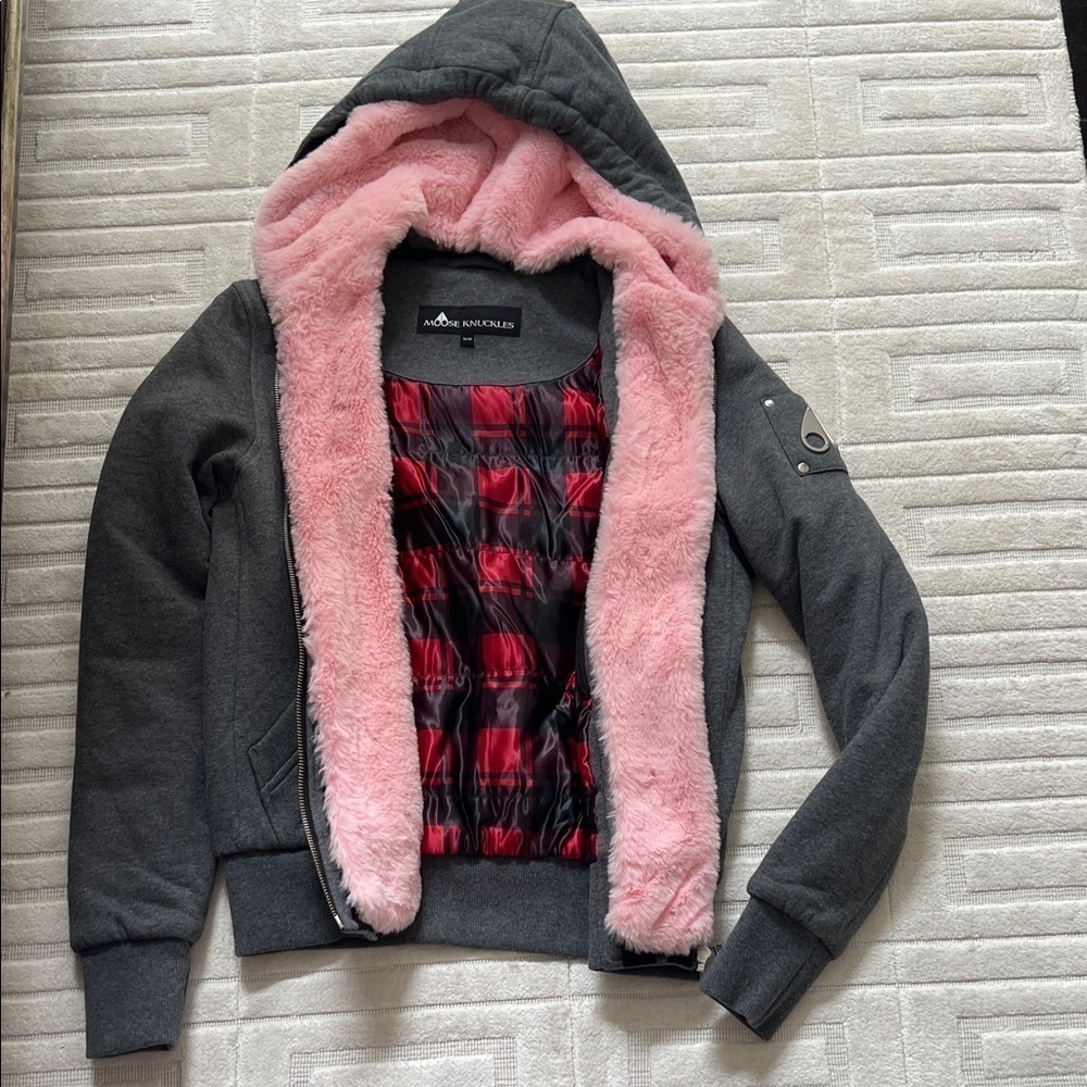 NWOT Moose Knuckles Gray Jacket with Pink faux fur Lining size XS - Picture 5 of 9